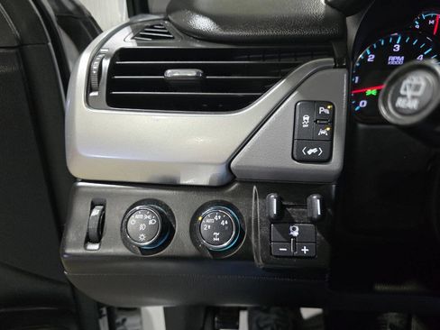 Used 2016 Chevrolet Suburban LT w/ LT Signature Package image 38