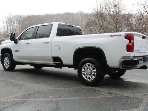 Used 2021 Chevrolet Silverado 3500 LT w/ Texas Edition image 4