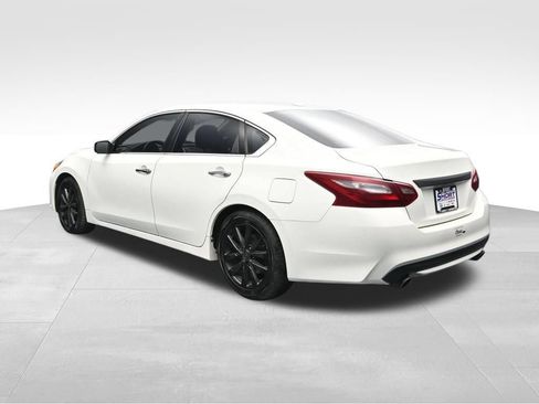 Used 2018 Nissan Altima 2.5 SV FWD image 3
