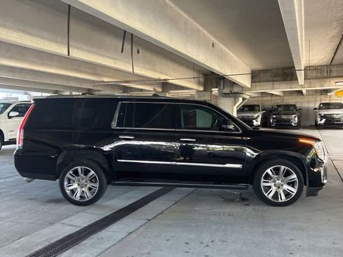 Used 2015 Cadillac Escalade ESV Premium image 3