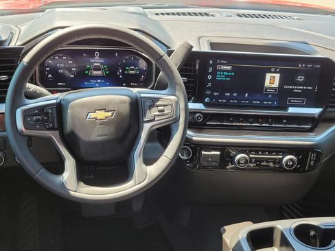 Used 2026 Chevrolet Silverado 1500 LT w/ Leather Package RWD image 17