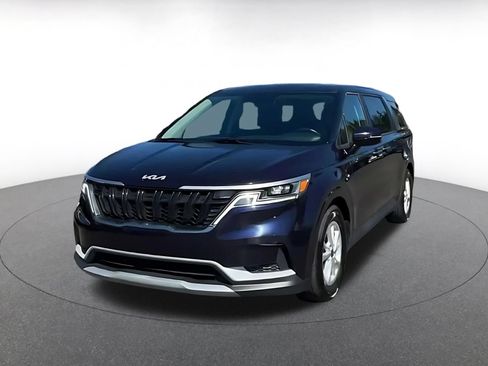 Used 2023 Kia Carnival LX FWD image 5