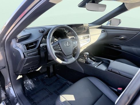 Used 2025 Lexus ES 300h w/ Premium Package image 11