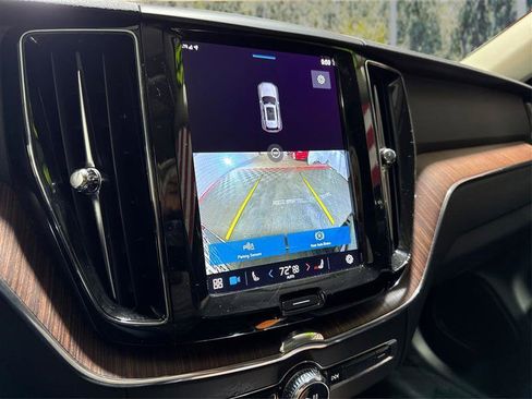 Used 2023 Volvo XC60 T8 Plus image 25