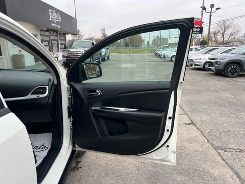 Used 2014 Dodge Journey SXT w/ Flexible Seating Group image 13