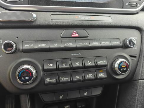 Used 2020 Kia Sportage LX w/ LX Popular Package image 18