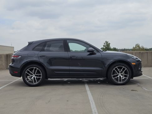 Certified 2026 Porsche Macan AWD/4WD image 9