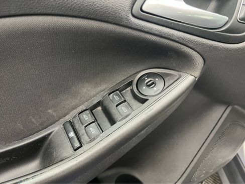 Used 2018 Ford Focus SEL image 15