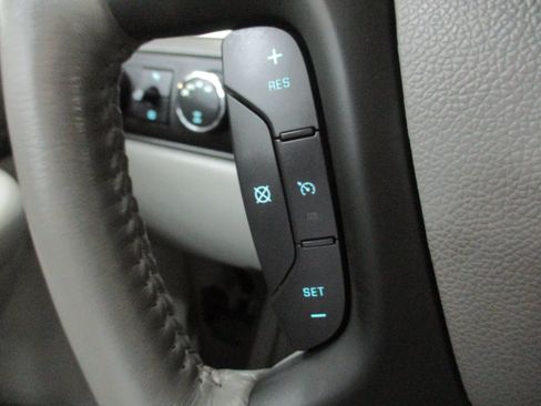 Used 2007 Chevrolet Suburban 2500 LT w/ LT Preferred Equipment Group AWD/4WD image 24