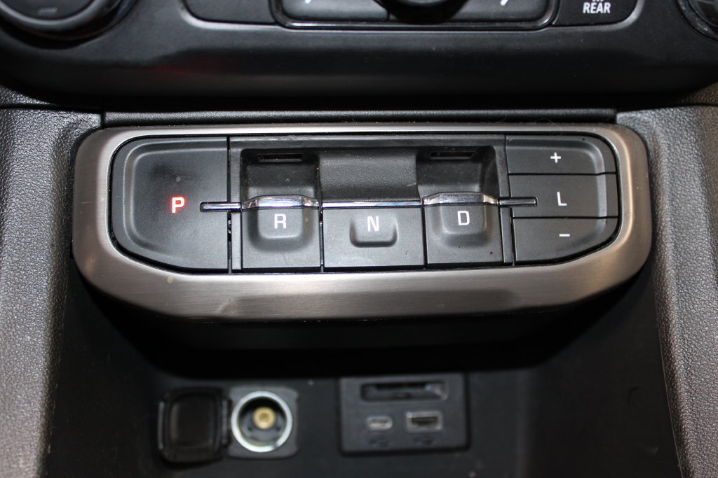Used 2023 GMC Acadia Denali FWD image 31