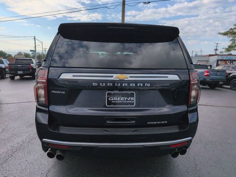 Used 2023 Chevrolet Suburban Premier AWD/4WD image 4