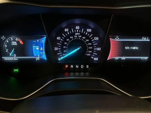 Used 2018 Ford Fusion SE w/ Fusion SE Technology Package image 10