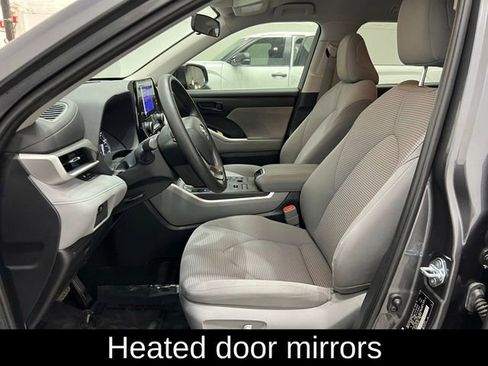 Used 2023 Toyota Highlander L AWD/4WD image 13