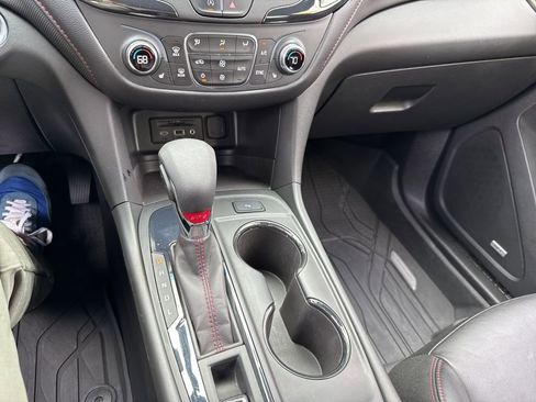 Used 2022 Chevrolet Equinox RS w/ RS Leather Package image 36