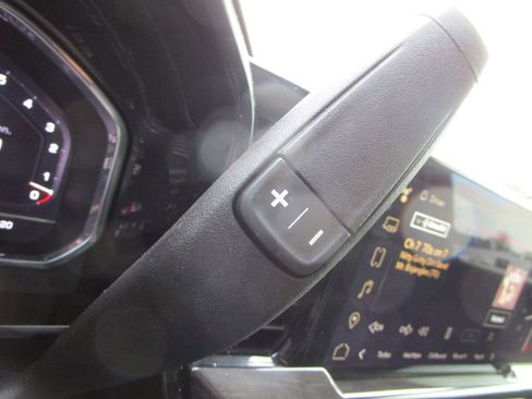 Used 2024 GMC Sierra 1500 SLE w/ X31 Off-Road Package image 40