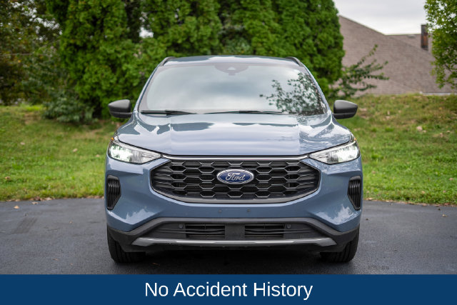 Used 2025 Ford Escape ST-Line AWD/4WD image 2