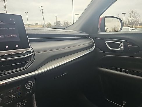 Used 2022 Jeep Compass Limited image 19