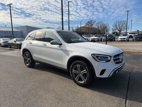 Used 2021 Mercedes-Benz GLC 300 4MATIC image 4