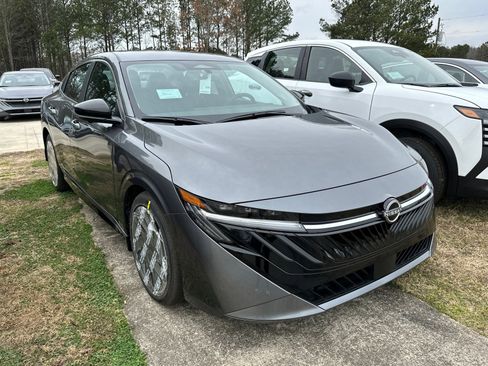 New 2026 Nissan Sentra SR w/ SR Premium Package image 3