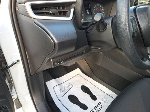 Used 2025 Toyota Corolla LE image 17