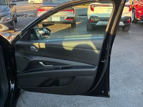 Used 2023 Hyundai Elantra SEL image 42