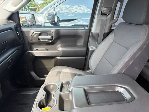 Used 2025 Chevrolet Silverado 1500 Custom w/ Turbomax Blackout Package AWD/4WD image 17
