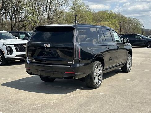 Used 2026 Cadillac Escalade ESV Sport image 14