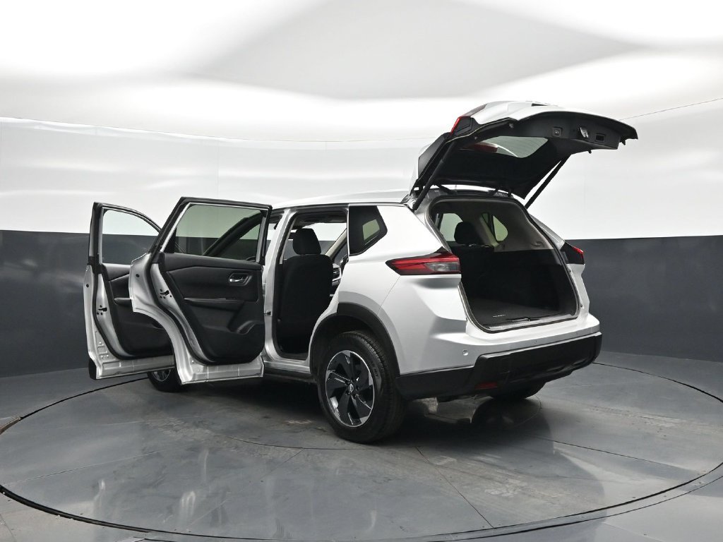 Used 2024 Nissan Rogue SV AWD/4WD image 33