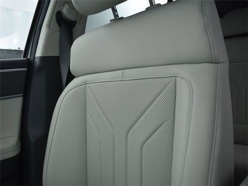 Used 2025 Hyundai Santa Fe SEL image 10