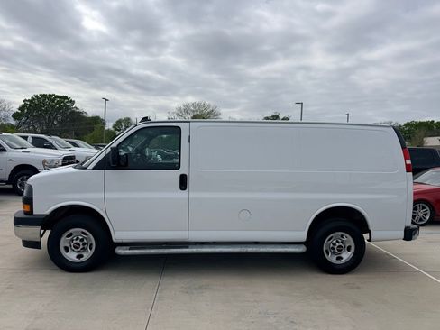 Used 2024 GMC Savana 2500 w/ Driver Convenience Package image 1