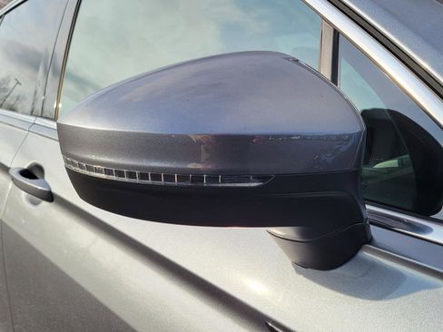 Used 2022 Volkswagen Tiguan SE image 12