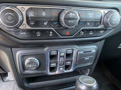 Used 2020 Jeep Gladiator Overland w/ Popular Equipment Package image 15