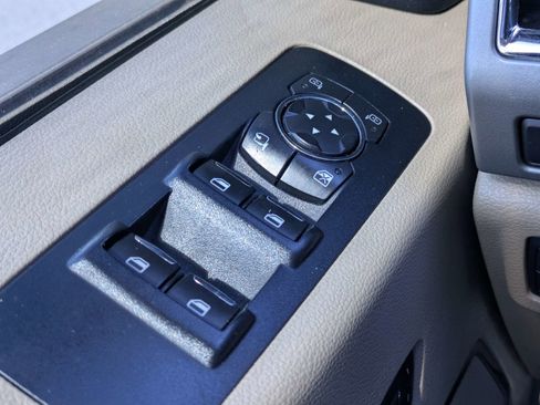Used 2015 Ford F150 Lariat RWD image 40