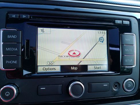 Used 2013 Volkswagen Beetle 2.0T FWD image 18