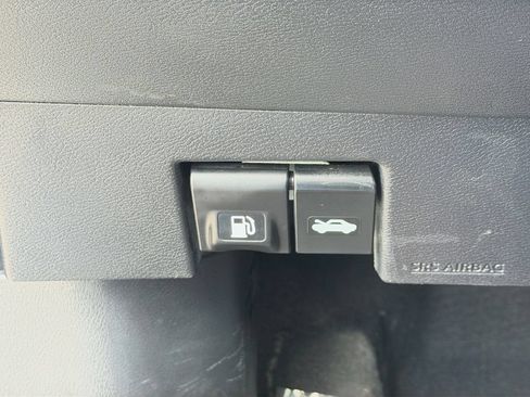 Used 2024 Nissan Versa SR w/ Trunk Package FWD image 31