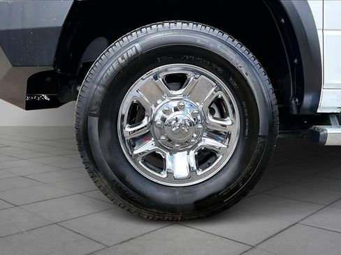 Used 2018 RAM 2500 Tradesman w/ Chrome Appearance Group image 13