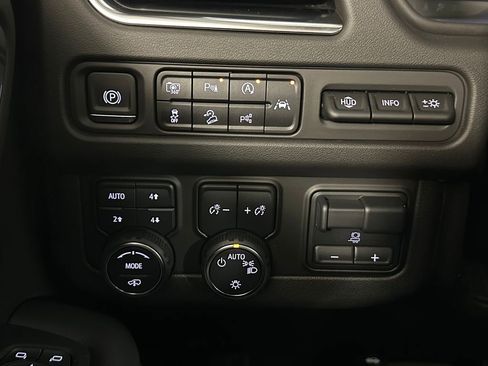 Used 2024 Chevrolet Tahoe High Country w/ Advanced Technology Package AWD/4WD image 25