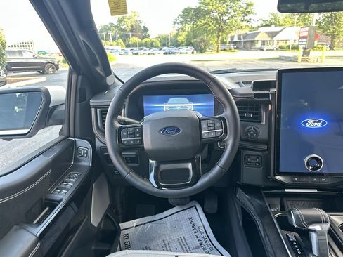 Used 2025 Ford F150 Lightning Platinum AWD/4WD image 11