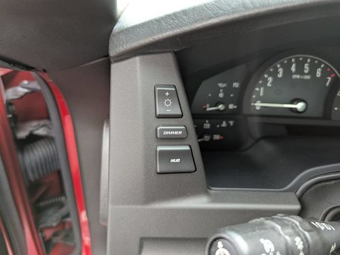 Used 2004 Cadillac XLR RWD image 15