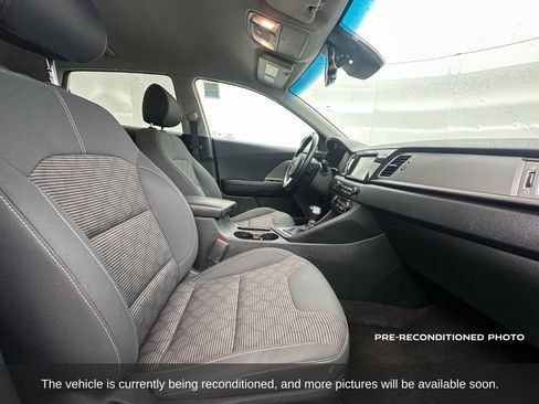 Used 2019 Kia Niro LX image 13