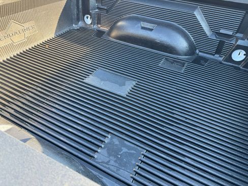 Used 2019 RAM 1500 Classic SLT image 10