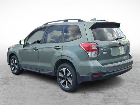 Used 2018 Subaru Forester 2.5i Premium w/ All-Weather Package image 4