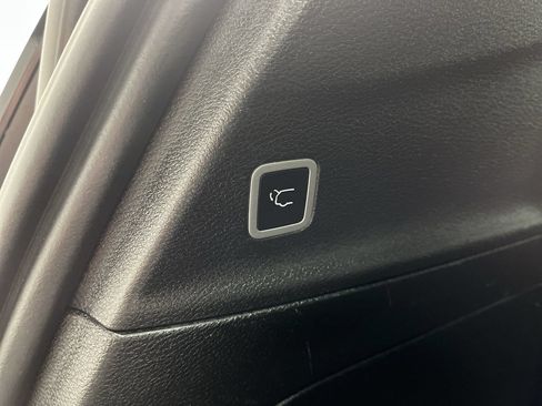 Used 2025 Chrysler Pacifica Select FWD image 30