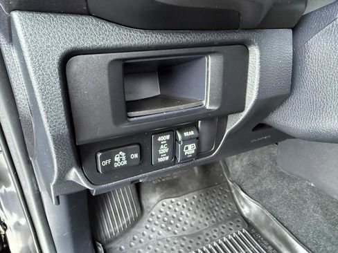 Used 2017 Toyota Tacoma TRD Sport w/ Tow Package image 15