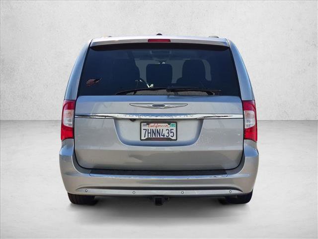 Used 2014 Chrysler Town & Country Touring-L w/ Driver Convenience Group FWD image 7