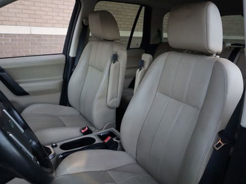 Used 2012 Land Rover LR2 HSE image 15