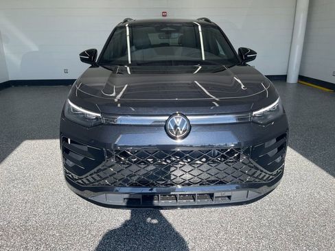 New 2026 Volkswagen Tiguan SE R-Line AWD/4WD image 8