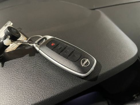Used 2025 Nissan Sentra SV FWD image 21