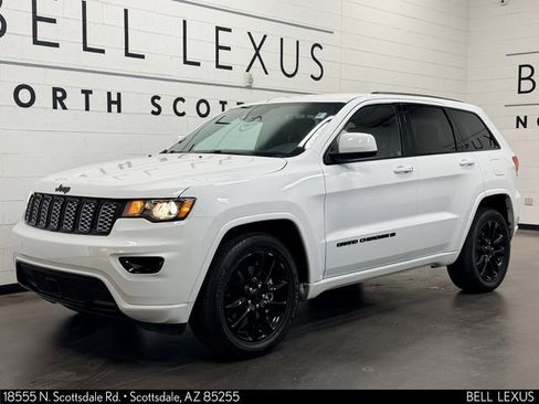 Used 2022 Jeep Grand Cherokee Laredo X RWD image 8