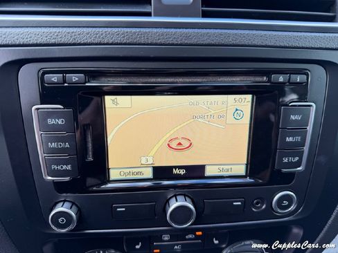 Used 2012 Volkswagen Jetta SEL FWD image 23